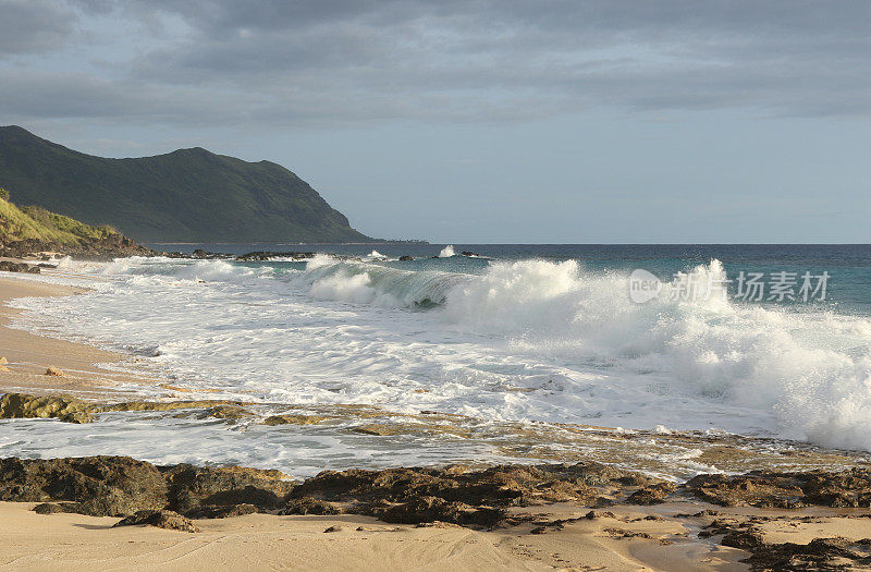 马卡哈北部的Keawaula海滩。Keawaula海滩，Kaena Point州立公园，Makaha，瓦胡岛，夏威夷，美国。